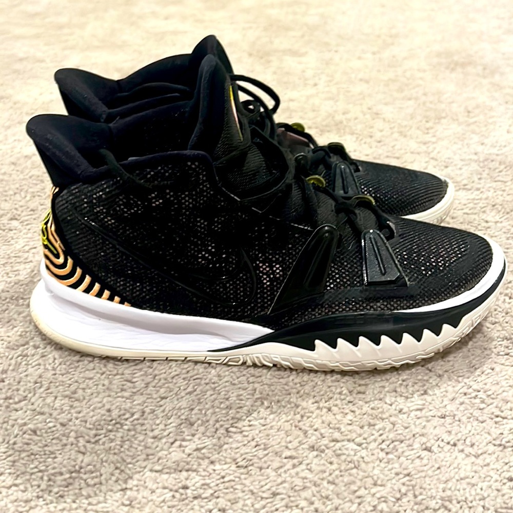 Used Mens Kyrie Nike basketball sneakers